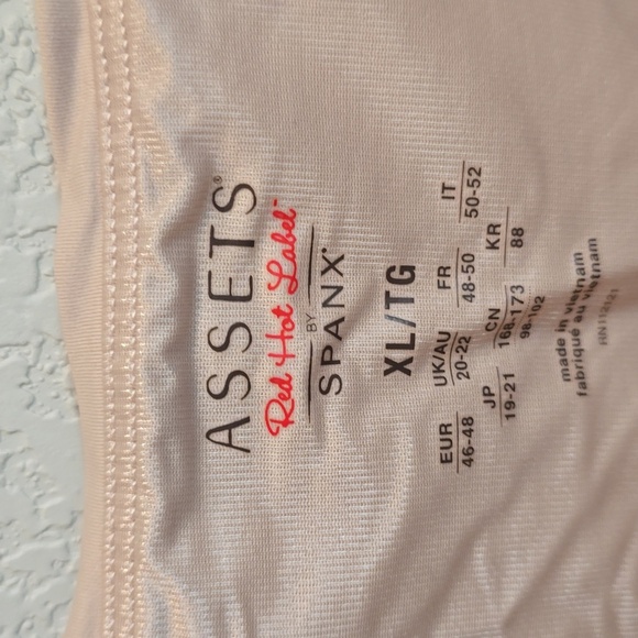 SPANX Pink Fitted Camisole Top - Picture 2 of 3